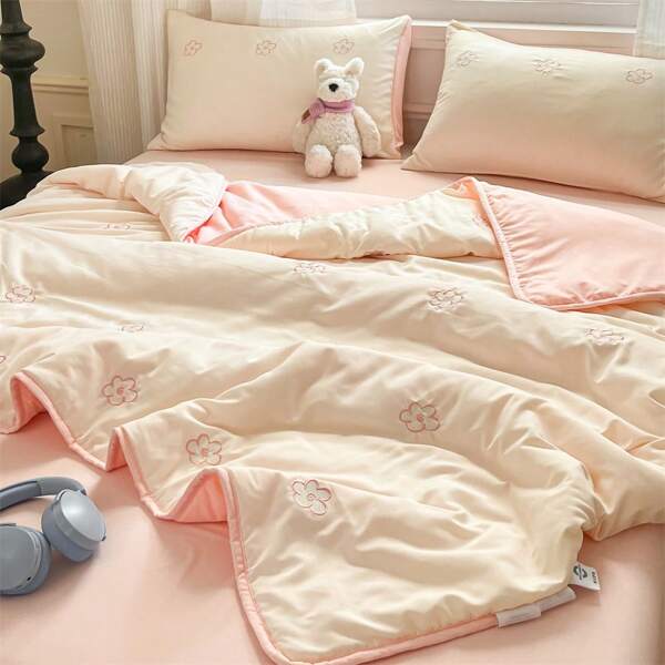 Cute Bear Embroidered Air Conditioner Quilt, Grey Lightweight Summer Quilt, Single Size, Washable Cotton, Cool For Summer