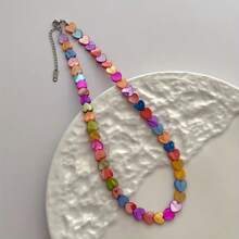 1 Stück Boho Muschelherz Halskette - bunte natürlich gefärbte Muschelkette für Schlüsselbein, modisches tägliches Urlaubszubehör, ohne Beschichtung