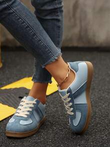 1 Pair Women's Fashion Sneakers, Blue Geometric Pattern PU Upper Retro Round Toe Lace-Up Casual Sports Shoes - Blue - View 3