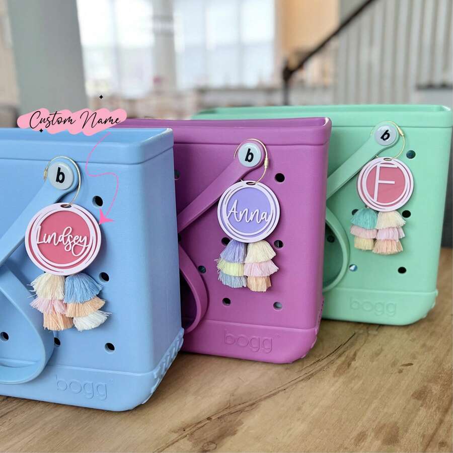 Personalized Initial Bag Charm | Name Beach Tote Tag | Last Name Initial Inside Overlapping Rings | Acrylic Name Keychain | Tassel Beach Accessories Beach Essentials Vacation Beach Bag Summer Accessories,School Supplies,Back To School,School Gift,For Office,For School,For Classroom,For Teacher Gifts,For University,For Colleague,For Dorm Rooms,For Teacher,For Boys And Girls,For Teenagers,Junior High School Students,Middle School Students,High School Senior High School Students,College Students,University Students,Freshman,Sophomore,Underclassmen,All-Purpose,Large Capacity,Versatile,Multifunction,Colorful,Cute,Adorable,Contracted,Funny,Kawaii,Y2K,Minimalist,Commuting,Business Casual,Basics,Custom,Personalized,Unique,Customized,Ideal Gifts For Him,Ideal Gifts For Her,Her,Family,Friends,Girlfriend,For Anniversaries,For Birthdays,For Holiday/ Vacation,For Outdoors/Outings/Travel/Hiking/Stadium/Sports/Climbing,For Business/Commute/Work/Office,Customized Bag Accessories