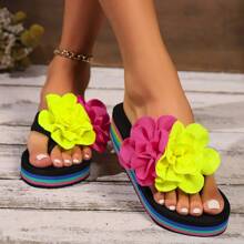 Nuevas sandalias con cuña de suela blanda y decoración de flores, a la moda y cómodas para mujer, recién exportadas en 2025