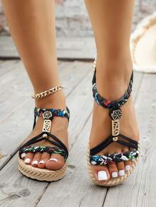 黑色凉鞋，女士平底夏季编织轻便防滑沙滩鞋，仿草鞋底搭配随机花卉复古图案，波西米亚风格假日圆头学生凉鞋 - 黑色 - 查看 4