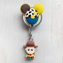 Disney Carrete retráctil y expandible con diseño de dibujos animados para enfermeras/médicos, soporte de tarjeta lindo para estudiantes, tarjeta de identificación laboral