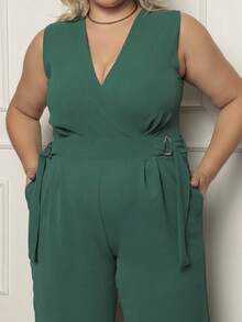 FASHION MIX PREMIUM Elegant Long Jumpsuit Tailored With Detail At The Waist And V-Neckline Plus Size Women's Fits 46 To 50 - 墨綠色 - 查看 2