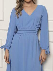 FASHION MIX PREMIUM Elegant Long Dress With Slit Long Sleeves With Tie With V-Neckline And Waist Adjustment Plus Size Women's Fits 38 To 44 - 淺藍色 - 查看 4