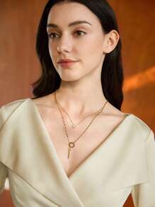 1 pièce Collier en forme de Y doré à plusieurs couches, orné de détails de strass et de faux perles. Convient pour le port quotidien des femmes, les cadeaux d'amitié, les banquets (chaîne faite main coupée sur mesure, nombre variable de perles, taille variable de strass)