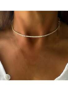 Colar feminino de corrente grossa com trança dupla, fivela de escalada em forma de estrela cravejada de diamantes, pingente de estrela da sorte com 12 signos do zodíaco e pingente de coração. O estilo é lindo, único e moderno, adequado para presentear ou em festivais de música e outros eventos.