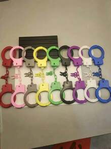 Accessoires de costume multicolores pour femmes et hommes, fausses menottes et clés, conviennent pour les blagues de fête d'Halloween, les accessoires de personnage pour le cosplay