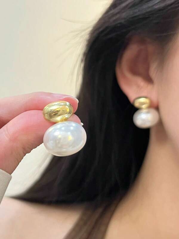 1 par de pendientes de perla con baño de oro estilo metálico para mujer, para uso diario