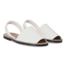 Vanessa Calzados Women Flat Sandals - White - View 7
