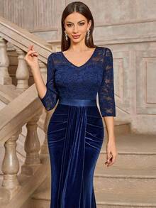 MIUSOL Đầm dạ hội cổ chữ V phối ren tương phản với chất liệu nhung, tay lửng xếp ly phía trước, thích hợp cho ngày Valentine. - Màu xanh hải quân - Xem 7