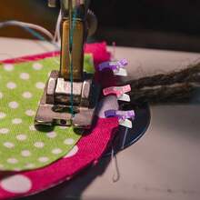 10/20/50/100个迷你随机颜色边缘定位夹塑料拼布夹缝纫夹规划夹织物DIY工艺品夹 - 彩色 - 查看 3