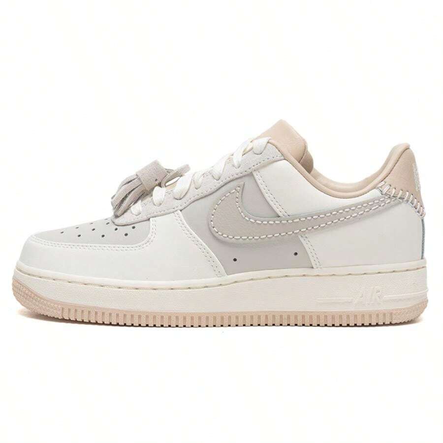 Nike 女款 WMNS AIR FORCE 1 '07 舒适轻便休闲运动鞋，HV1813-001 - 主圖款 - 查看 1