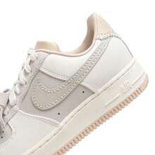 Nike 女款 WMNS AIR FORCE 1 '07 舒适轻便休闲运动鞋，HV1813-001 - 主圖款 - 查看 7