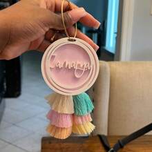 Personalized Initial Bag Charm | Name Beach Tote Tag | Last Name Initial Inside Overlapping Rings | Acrylic Name Keychain | Tassel Beach Accessories Beach Essentials Vacation Beach Bag Summer Accessories,School Supplies,Back To School,School Gift,For Office,For School,For Classroom,For Teacher Gifts,For University,For Colleague,For Dorm Rooms,For Teacher,For Boys And Girls,For Teenagers,Junior High School Students,Middle School Students,High School Senior High School Students,College Students,University Students,Freshman,Sophomore,Underclassmen,All-Purpose,Large Capacity,Versatile,Multifunction,Colorful,Cute,Adorable,Contracted,Funny,Kawaii,Y2K,Minimalist,Commuting,Business Casual,Basics,Custom,Personalized,Unique,Customized,Ideal Gifts For Him,Ideal Gifts For Her,Her,Family,Friends,Girlfriend,For Anniversaries,For Birthdays,For Holiday/ Vacation,For Outdoors/Outings/Travel/Hiking/Stadium/Sports/Climbing,For Business/Commute/Work/Office,Customized Bag Accessories