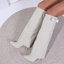 Neue weiße spitz zulaufende Stiefel mit Keilabsatz und hohem Schaft