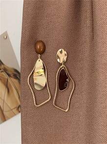 1 Pair European & American Asymmetrical Hollow Stud Earrings