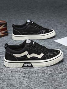 Chaussures en canevas pour hommes étudiants 2025, nouvelles chaussures d'été confortables, respirantes, avec semelle antidérapante, baskets basses décontractées et polyvalentes en style années 2000 pour les jeunes. Idées cadeaux pour la Saint-Valentin