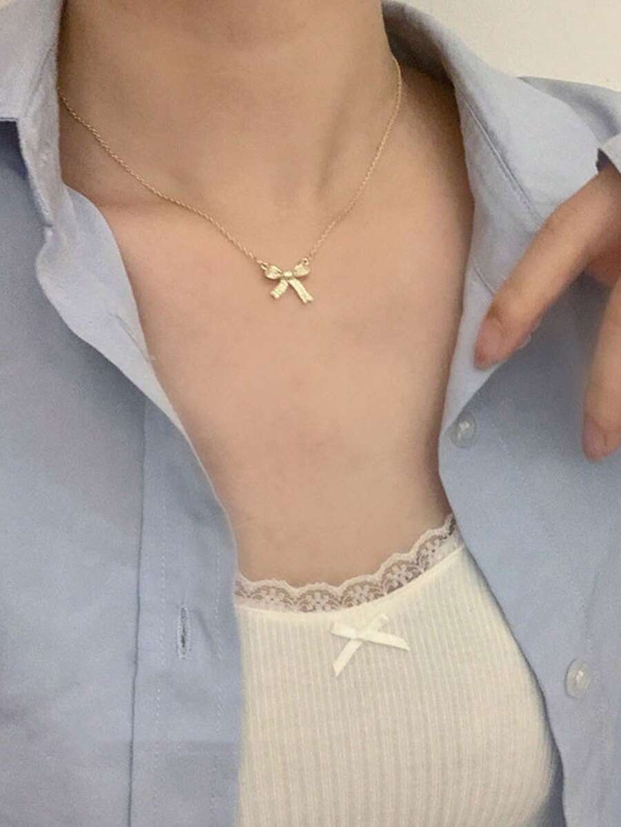 精致蝴蝶结金色方晶锆石吊坠项链，可调节钛钢链，优雅百搭的珠宝礼物，适合送给女朋友 - 1153n - 查看 1