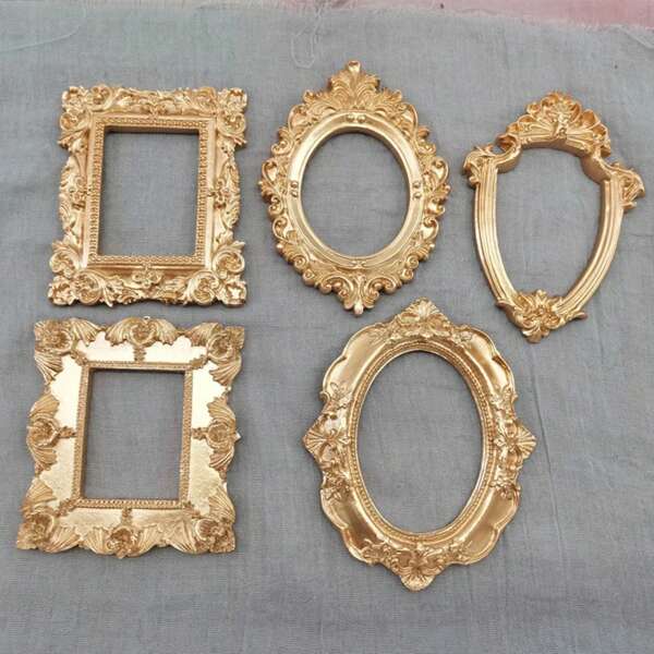 Mini Gold Small Photo Frame Shooting Props Retro European Style Photo Frame Embossed Nail Art Earrings Pose Props