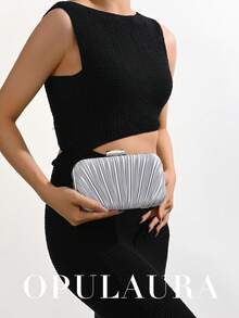 Túi cầm tay OpulAura Vintage Elegance Satin, Ví dự tiệc tối thời trang thiết kế xếp ly, Túi xách cho sự kiện trang trọng tinh tế và quyến rũ, Túi nhỏ kiểu hộp cao cấp thích hợp cho tiệc/đám cưới/dịp trang trọng, Có dây đeo có thể tháo rời để đeo vai hoặc đeo chéo - Bạc - Xem 9