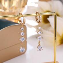 1 Paar elegante, luxuriöse, lange Quasten-Kristall-Ohrringe, geeignet für Frauen bei Hochzeitsfeier und Bankett