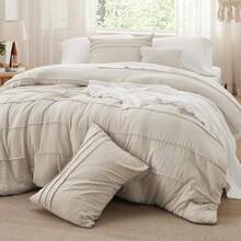 Juego de edredón Queen Bedsure - 4 piezas Juego de cama con pliegues, Ropa de cama bohemia beige para todas las estaciones, 1 edredón suave, 2 fundas de almohada, 1 almohada decorativa - Gris Claro - Ver 10