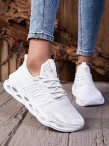 1 Pair Women's Fashion White Running Shoes, Breathable Non-Slip Sneakers, Lightweight Comfortable Outdoor Sports Shoes, Soft Platform Increase Height Retro Chunky Sneakers, Shock Absorbing Mesh Breathable Casual Socks Shoes For Outdoor, School, Travel