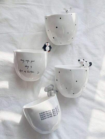 1个陶瓷动物马克杯，咖啡杯、茶杯、牛奶杯，饮具，带3D悬挂动物装饰（兔子/企鹅可选），波点或文字设计，可爱的家居/办公饮料杯，送给成人、朋友、动物爱好者的独特礼物，适合生日、乔迁等场合。