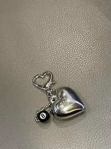 1 pièce Porte-clés en forme de cœur avec lettre cerise, en alliage de zinc élégant et à la mode, personnalisé. Porte-clés cerise polyvalent et haut de gamme, unique, accessoire de sac, pendentif. Cadeau créatif spécial, accessoires de voiture, charms de sac