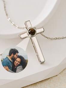 1pc Customized Projection Photo & Commemorative Text Cross Necklace | Stainless Steel Customized Portrait Commemorative Engraved Blessing Projection Cross Necklace | Commemorative Electroplated Projection Side Chain Cross Necklace | Cross Blessing Gift | Customized Couple Commemorative Necklace | Gift For Mother | Gift For Father | Gift For Friend | Minimalist Couple Necklace | Birthday Commemorative Gift | Customized Image Minimalist Projection Cross Necklace - Projection Necklace - View 4