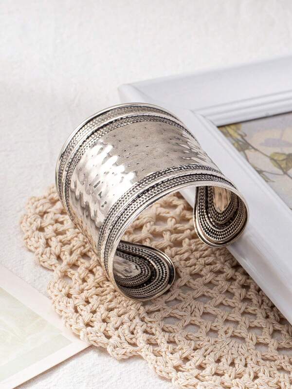 1 Pc Elegant Bohemian Style Luxury Retro Geometric Pattern Fashion Bracelet, Suitable For Women To Wear Casually Or On Dates