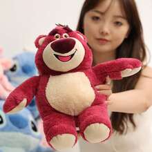 Miniso Jordgubbsbjörnsserien docka tecknad söt plyschkudde bekväm och hudvänlig gosedjur soffa ornament födelsedagsfestivalpresent 35,5 cm/13,98 tum - Rosröd - Visa 2