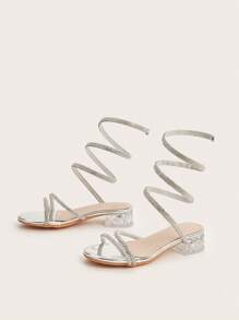 1 par de sandalias de tacón ancho con diseño de hebilla y adornos de cristal para niñas y niños pequeños, color plateado, versátiles para primavera, verano y otoño.