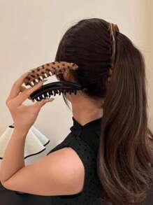 1 pezzo Fermaglio per capelli a pinza oversize a stampa leopardata, colore caramello, adatto per capelli spessi, elegante, alla moda, versatile, ottimo per viaggi, servizi fotografici, uso quotidiano