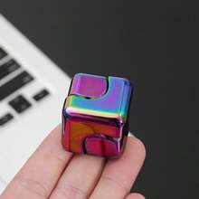 Cubo giratorio de metal de alta calidad - Mecanismo silencioso, diseño de entretenimiento 3 en 1, juguete de escritorio con carcasa completa, utilizado para habilidades motoras finas, concentración y relajación - Multicolor - Ver 15