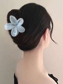 3pcs Women Chic Acrylic Gradient Large Flower Hair Claw, Elegant Casual Hairpin Clip Barrette For Bun, Updo, Vacation Outfit Hair Accessories Hair Clips Hair Jaw Clip Hair Clamps Hair Clutch Hair Catcher Clip