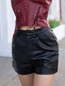 Carolina Barros Pantalones cortos de PU con detalle plisado, bolsillos inclinados y dobladillo enrollado - Negro - Ver 5