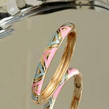 1pc Enamel Bangle Bracelet, Geometric Pattern Springy Open-Close Design, Classic Fashion Bracelet, Colorful, Mother's Day/Graduation Gift
