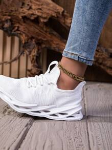 1 Pair Women's Fashion White Running Shoes, Breathable Non-Slip Sneakers, Lightweight Comfortable Outdoor Sports Shoes, Soft Platform Increase Height Retro Chunky Sneakers, Shock Absorbing Mesh Breathable Casual Socks Shoes For Outdoor, School, Travel