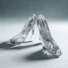1PC Exquisite Crystal High Heels Decorative Ornaments, Transparent Acrylic Material Living Room Kitchen Room Decorative Ornaments Highly Attractive Crystal High Heels, Suitable For Weddings, Parties, And Women's Gifts