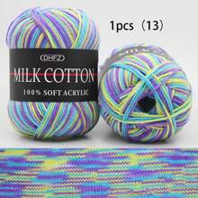 1 rouleau de 50g de fils de lait doux 3 plis, fils de chenille doux à dégradé de couleurs, convient pour les écharpes, couvertures, poupées et autres projets de tricot (style d'emballage extérieur aléatoire)