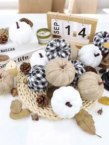 6 件 - 秋季装饰人造南瓜，用于装饰，白色假南瓜，格子布南瓜，用于秋收节感恩节万圣节婚礼的假南瓜装饰，用于家庭餐桌派对房间的粗麻布白色米色南瓜装饰，丰收装饰和展示，派对礼物南瓜，假植物