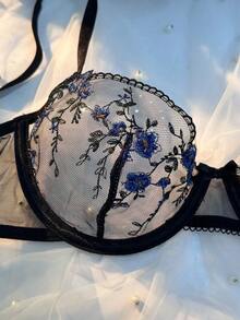 Ladies' Elegant, Romantic And Sexy Blue Lace Transparent Floral Embroidery Ribbon Lingerie Set. It Is Made Of Delicate And Soft Black Lace, With A Light And Transparent Texture And A Silky Touch - 黑色 - 查看 4
