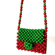 Mini bolso cruzado de mano hecho a mano con cuentas de acrilico, diseño lindo y de moda con efecto dopamina