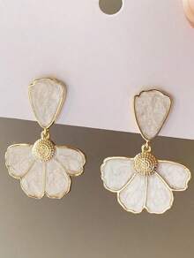 1 Pair Floral Design Fresh Earrings Suitable For Daily Matching