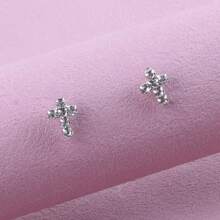 1 Paar minimalistisch elegante glänzende Kristall Kreuz Ohrstecker, vielseitiges Accessoire geeignet für den täglichen Gebrauch