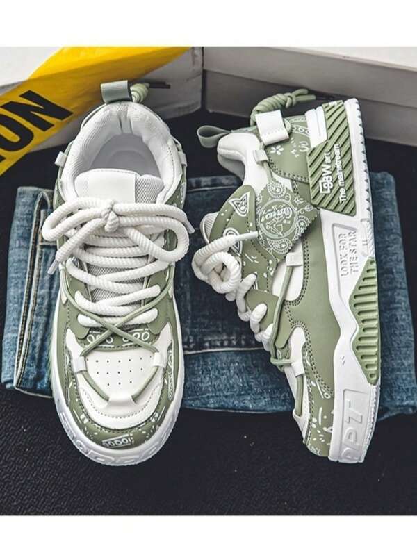 Nuevos zapatos planos casuales de verano para hombres, versátiles y transpirables, con suela gruesa antideslizante y diseño de graffiti. Zapatillas deportivas de moda