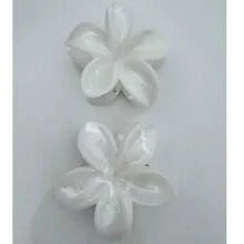 1pc Acrylic Milky White Flower Design Hair Claw Clip, Suitable For Daily Wear, Beach Holiday, Simple Hair Accessory Hair Clips Hair Jaw Clip Hair Clamps Hair Clutch Hair Catcher Clip