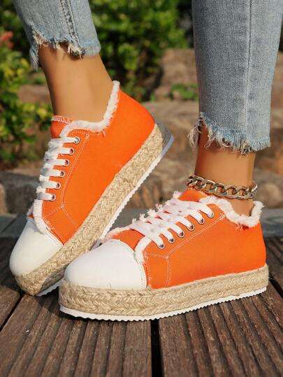 2025 Nuove scarpe da donna con zeppa e piattaforma, punta tonda, allacciate, suola in corda, suola composita, decorazione con nappe, leggere e confortevoli, adatte per campus, strada, ufficio, tutto l'anno, ballerine nere, scarpe casual bianche